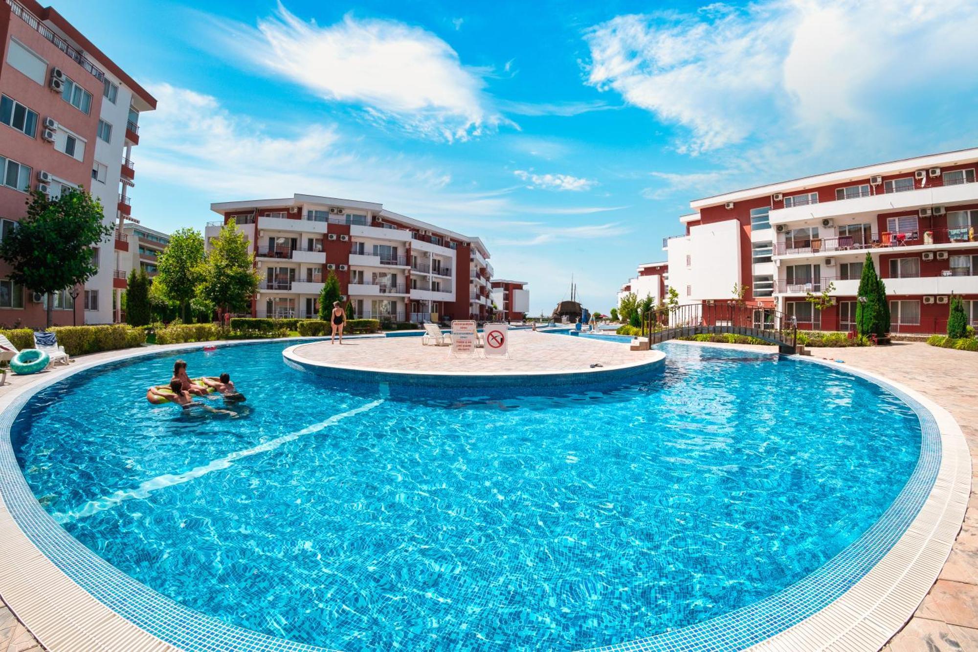 Privilege Fort Beach Apartments Sveti Vlas Luaran gambar