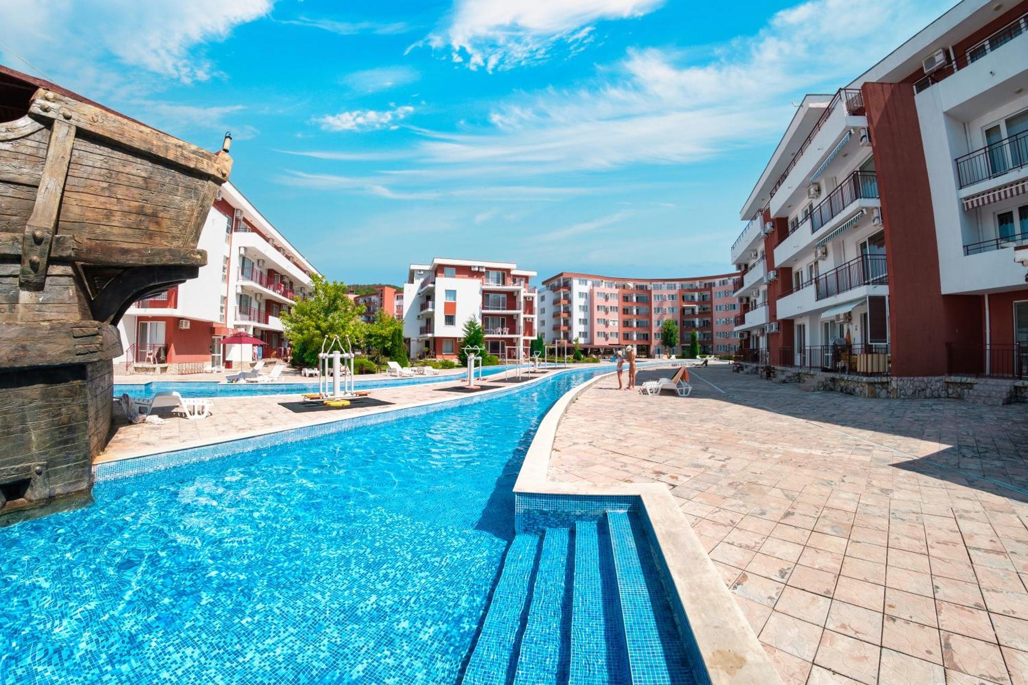 Privilege Fort Beach Apartments Sveti Vlas Luaran gambar