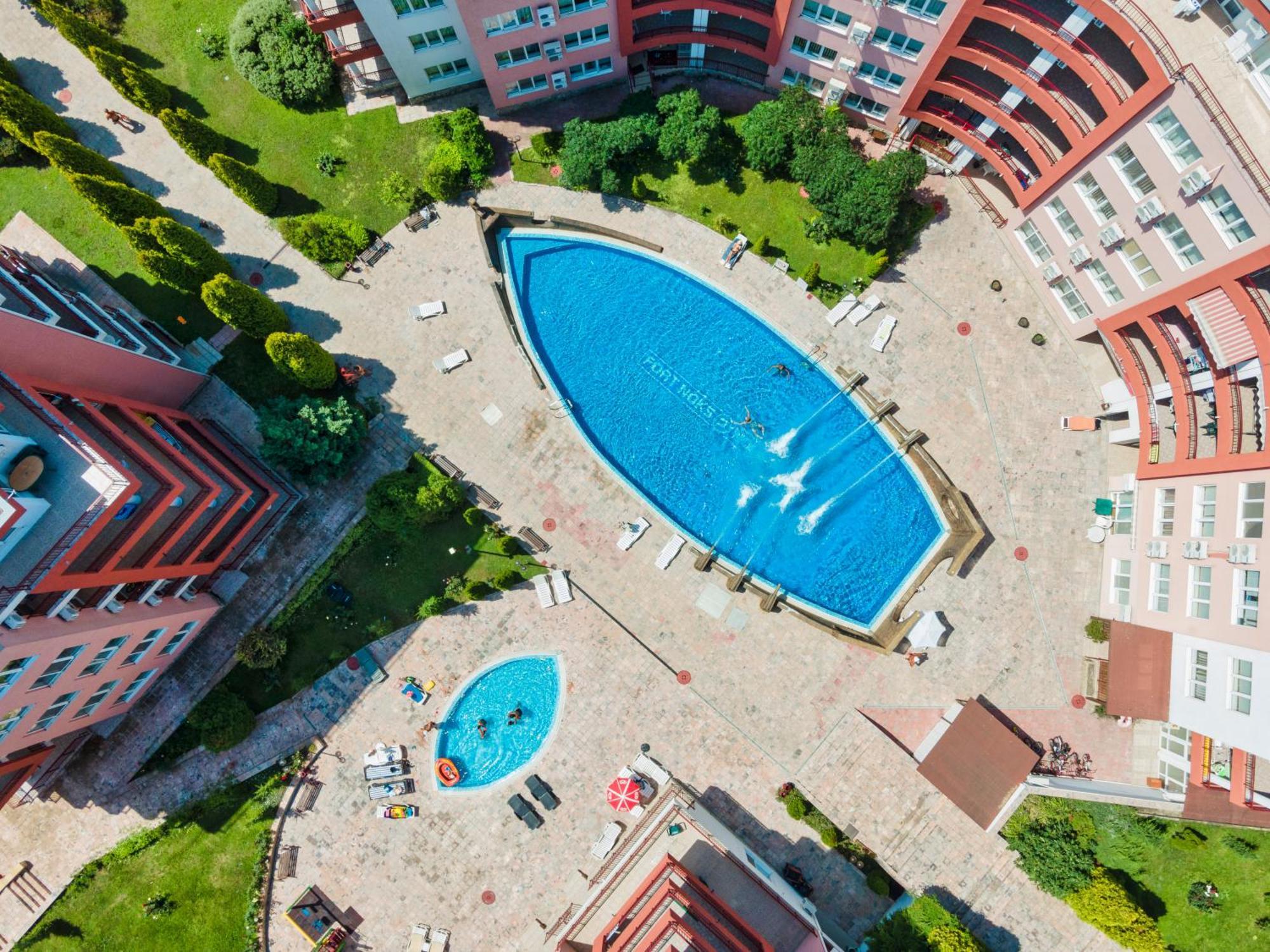 Privilege Fort Beach Apartments Sveti Vlas Luaran gambar