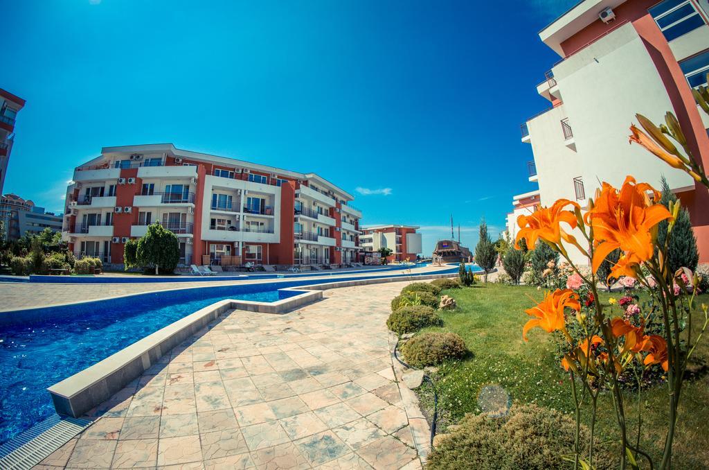 Privilege Fort Beach Apartments Sveti Vlas Luaran gambar