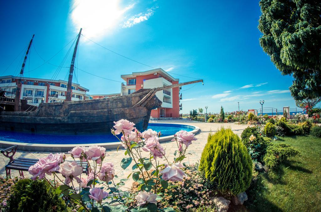 Privilege Fort Beach Apartments Sveti Vlas Luaran gambar
