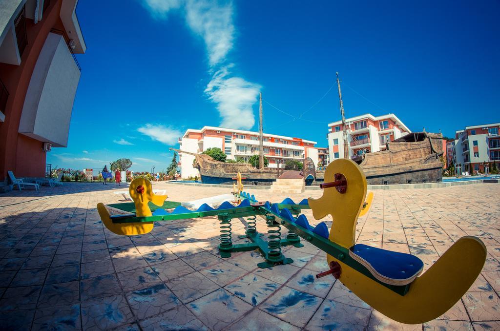 Privilege Fort Beach Apartments Sveti Vlas Luaran gambar