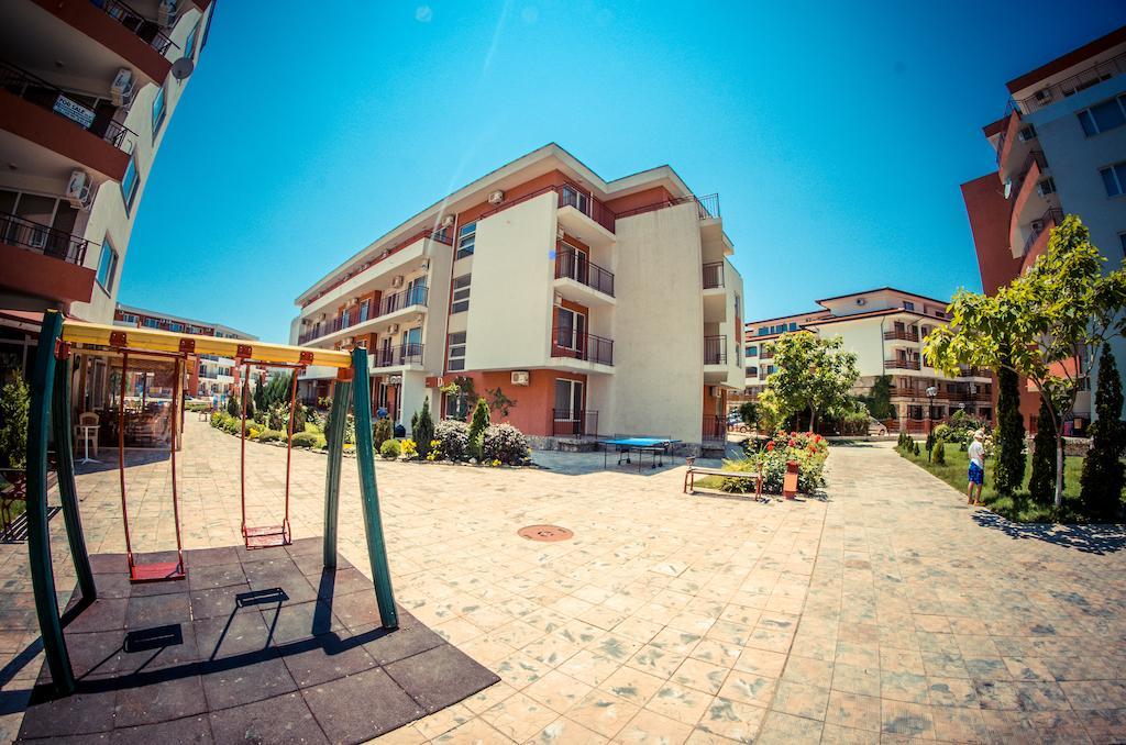Privilege Fort Beach Apartments Sveti Vlas Luaran gambar