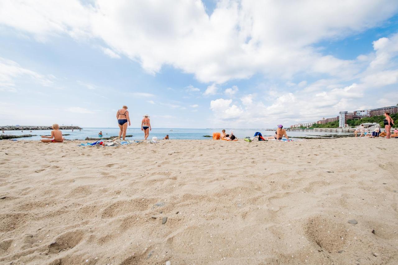 Privilege Fort Beach Apartments Sveti Vlas Luaran gambar